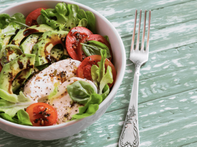 Niskokaloryczne śniadanie. Pomysły, przepisy i porady na zdrowe rozpoczęcie dnia