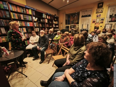 I zamilkły fortepiany. Spotkanie autorskie z Władysławą Magierą w Księgarni u Wirthów