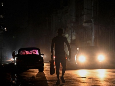 Gospodarka imploduje z braku paliwa, cały kraj w ciemnościach. Na Kubie kończy się paliwo