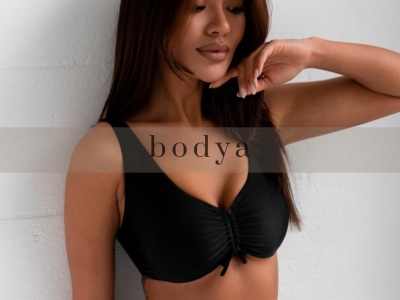 Jaki strój kąpielowy wyszczupla sylwetkę? Sprawdź modele bodya na urlop w ciepłym klimacie