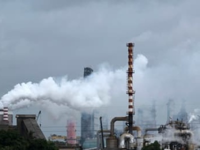 Indyjskie firmy naftowe unikają rosyjskiej ropy po umowie z Trumpem