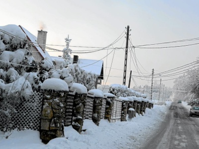 IMGW ostrzega przed oblodzeniem. Śliskie drogi i chodniki w południowej Polsce. Uwaga na 