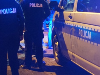 Interwencja policjantów wobec 33-latka blokującego numer alarmowy 112. Mężczyzna dzwonił w sprawie Ziobry