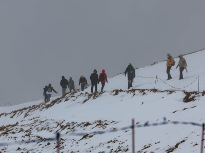 Tatry: trudne warunki turystyczne; lawinowa „dwójka” powyżej granicy lasu