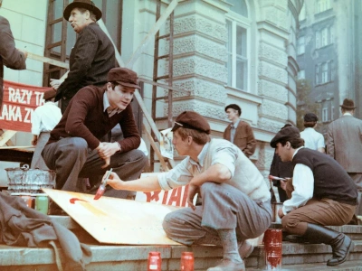 Serial, który przeżył PRL i stan wojenny. Sekrety kultowego „Domu”