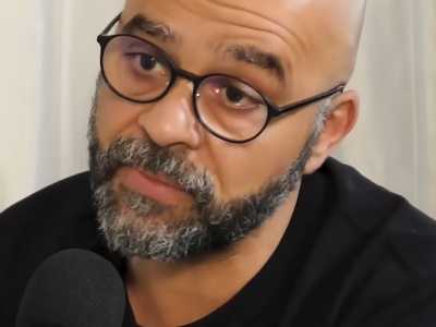 Były szef Google X ostrzega: AI to koniec kapitalizmu, jaki znamy. „Roboty nie kupują towarów”