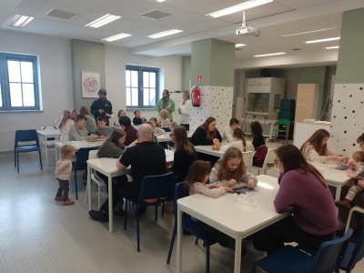 W toruńskim Młynie Wiedzy można dotykać, próbować, sprawdzać naukowe teorie. To propozycja na ferie!