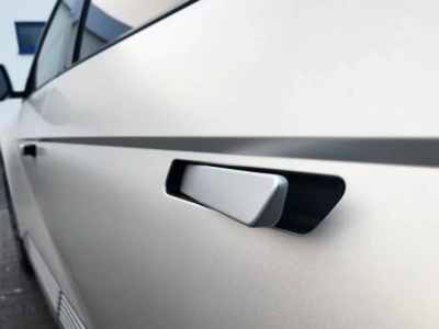 Zawsze irytuje mnie to w nowych autach. Chińczycy odgórnie zrobią z tym porządek