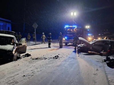 Wypadek w Piotrowicach. Na łuku jezdni Volkswagen zderzył się z Hondą
