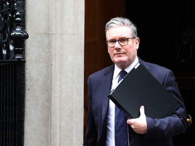 Szef sztabu Starmera podał się do dymisji. 