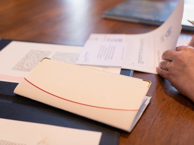 Ta teczka może uratować rodzinę przed chaosem. Tak oszczędzisz bliskim problemów