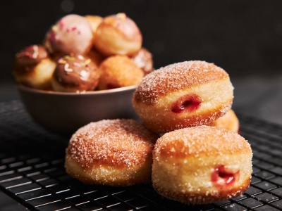 Pączek czy faworki – co ma mniej kalorii? Sprawdź, co wybrać na tłusty czwartek