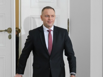 Nawrocki bezwzględnie wykorzystuje sytuację. 