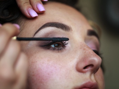 Czarny tusz to rzęs? Już passĂŠ! Ten kolor odmieni spojrzenia w 2026 roku