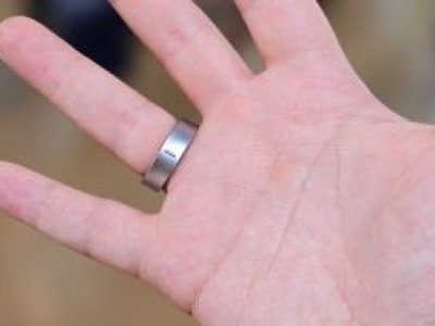 Spuchł mu Samsung Galaxy Ring. Mógł zachować się lepiej