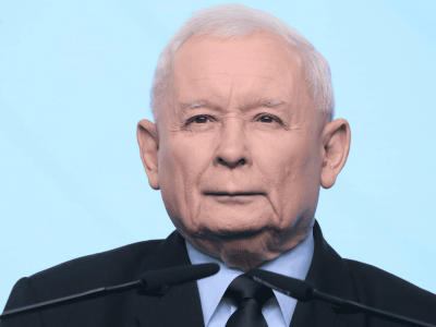 Kaczyński wraca do gry po wizycie w szpitalu. To dzieje się teraz w jego domowym biurze