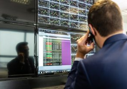 Giełda się zazieleniła. CD Projekt i banki rosną, Orlen traci, ale większość spółek na plusie