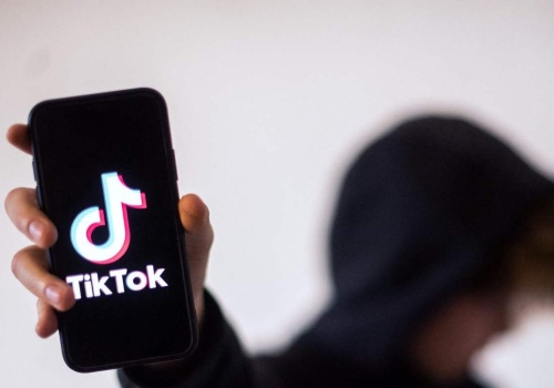 Co robi TikTok z mózgiem dzieci? Komisja Europejska interweniuje