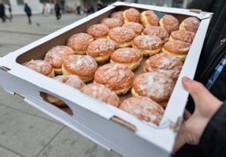 Tłusty czwartek. Sprzedają pączki za 69 groszy. Trzeba spełnić warunki