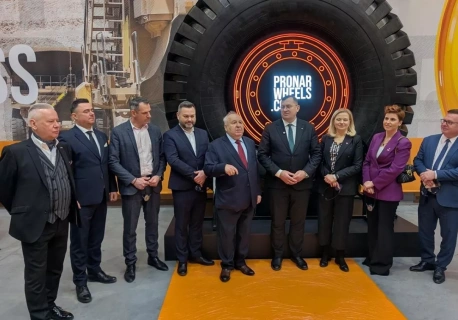 Pronar ma plan dla rolników. Magazyny zboża zamiast dopłat