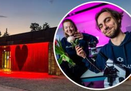 Zakochaj się w nauce. Walentynki w Hydropolis z kwiatami w roli głównej