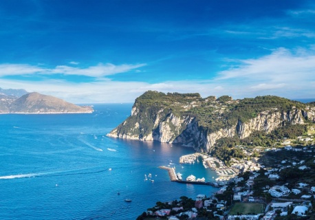 Polacy kochają tu latać. Włoska wyspa wprowadza zmiany dla turystów