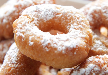 Klasyk PRL na Tłusty Czwartek - w nowej wersji. Te same składniki, ten sam smak i 30 proc. kalorii mniej