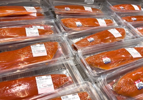 Kolejne kraje wprowadzają regulacje. W Polsce wciąż zajadamy się bez ograniczeń