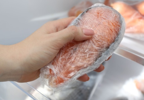 Zakazany w Australii i Nowej Zelandii, w Polsce na talerzu bez refleksji