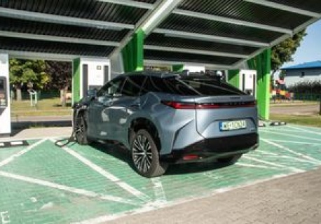 Rekordowy wzrost. Polacy rzucili się na auta elektryczne