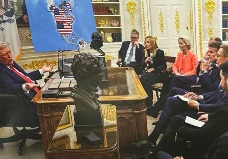 Trump zamieścił zdjęcie z mapą z Kanadą, Grenlandią, Kubą i Wenezuelą jako należącymi do USA