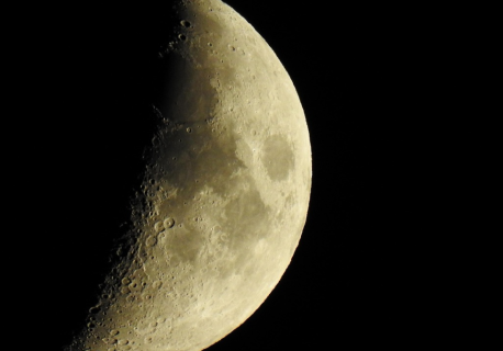 Elon Musk rezygnuje z Marsa. SpaceX buduje miasto na Księżycu