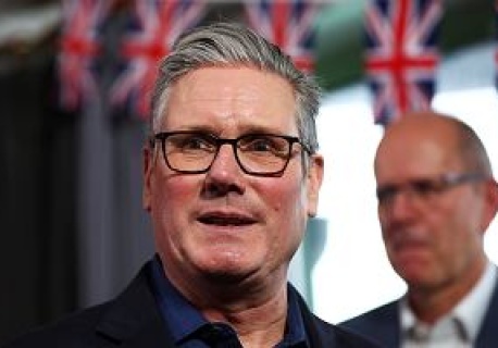 Kurs funta spada, a Starmer walczy o przetrwanie. W tle sprawa Epsteina