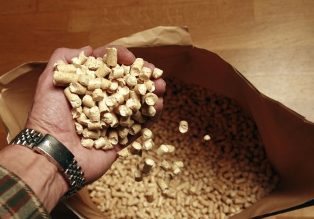 Z czego robi się pellet i dlaczego jest tak drogi? Kryzys i brak surowca