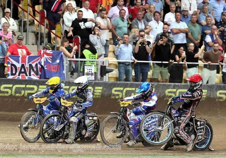 Żużel. Będą oglądać GP we Wrocławiu i… Polaków na mundialu? Kolizja terminów!