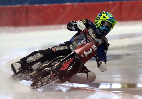 Opuścił rundę, a i tak zwyciężył. Mistrz świata z kontuzją