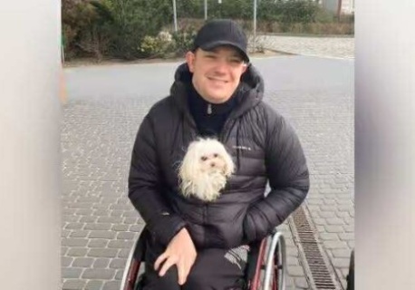 Walczy o sprawność i samodzielność syna. Trwa zbiórka na rehabilitację Adama