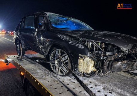 Groźny wypadek na A1, pijany kierowca przebił się na inny pas. Są utrudnienia