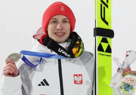 Kacper Tomasiak z medalem olimpijskim na szyi! Otrzymał krążek od znanej Polki