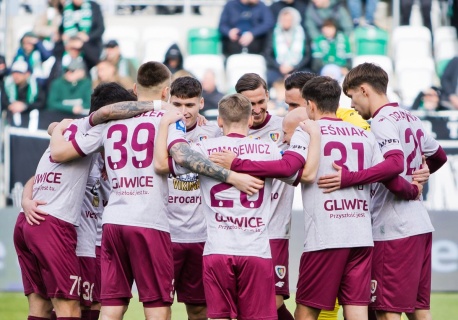 PKO Ekstraklasa: Piast Gliwice idzie w górę, zobacz tabelę