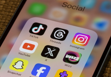 Nastolatka kontra giganci technologiczni. Ruszył proces przeciwko Meta i YouTube