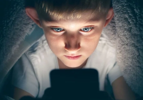 Zakaz social mediów dla dzieci? Świat już testuje