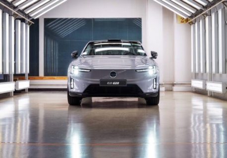 Volvo pod kreską. Inwestorzy panikują, a ES90 ma gasić pożar