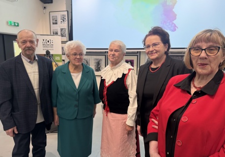 Twórcy ludowi z regionu uhonorowani medalami Gloria Artis. „Miód na serce wsiowej kobiety”