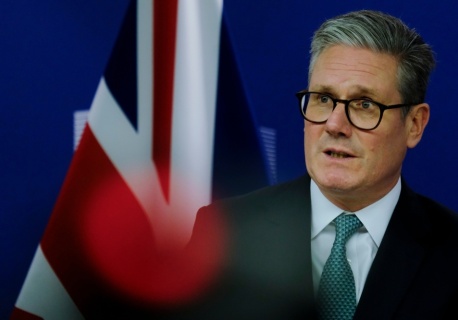 Starmer zapowiada dalszą walkę po rezygnacji, która wstrząsnęła kierownictwem Partii Pracy: 