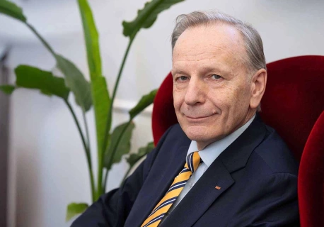 Mocna trójka z plusem. Wywiad z dr. Jackiem Goliszewskim