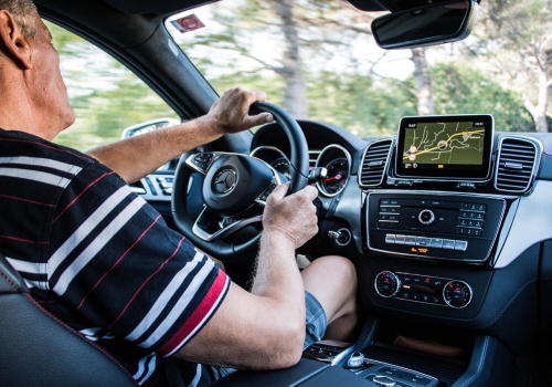 Wykorzystaj swój samochód do zarabiania jako kierowca. Sprawdź jak!