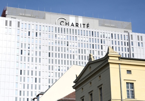 Podejrzane incydenty w szpitalach. Drony latają nad budynkami