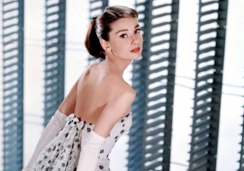 Unikatowa broszka Audrey Hepburn sprzedana za fortunę. Licytacja w Paryżu rozpaliła wyobraźnię kolekcjonerów