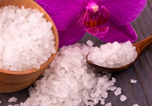 Niezwykła sól. Ma szerokie zastosowanie w ogrodzie. Użyj, a nie pożałujesz
